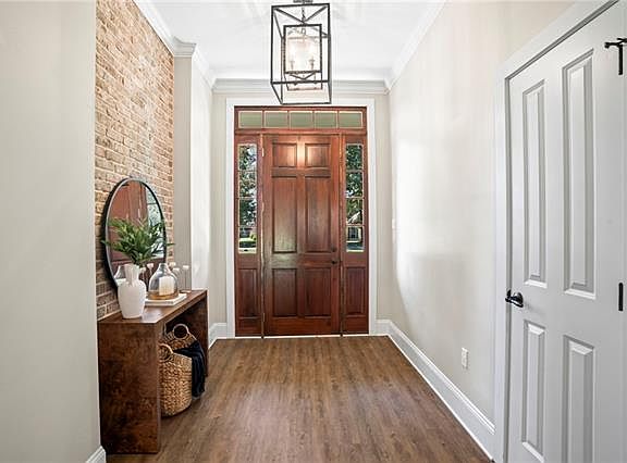 2nd image of 2225 Labarre St