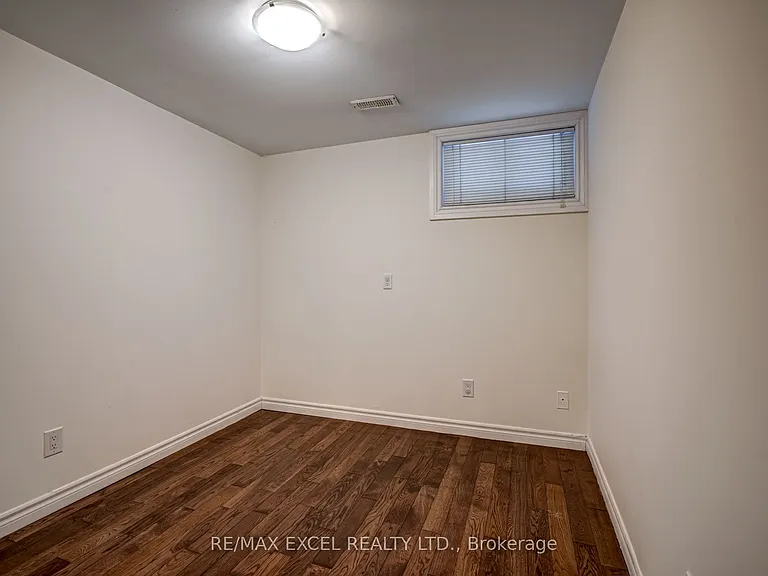 45 Millbank Ct #BASEMENT — Photo 17