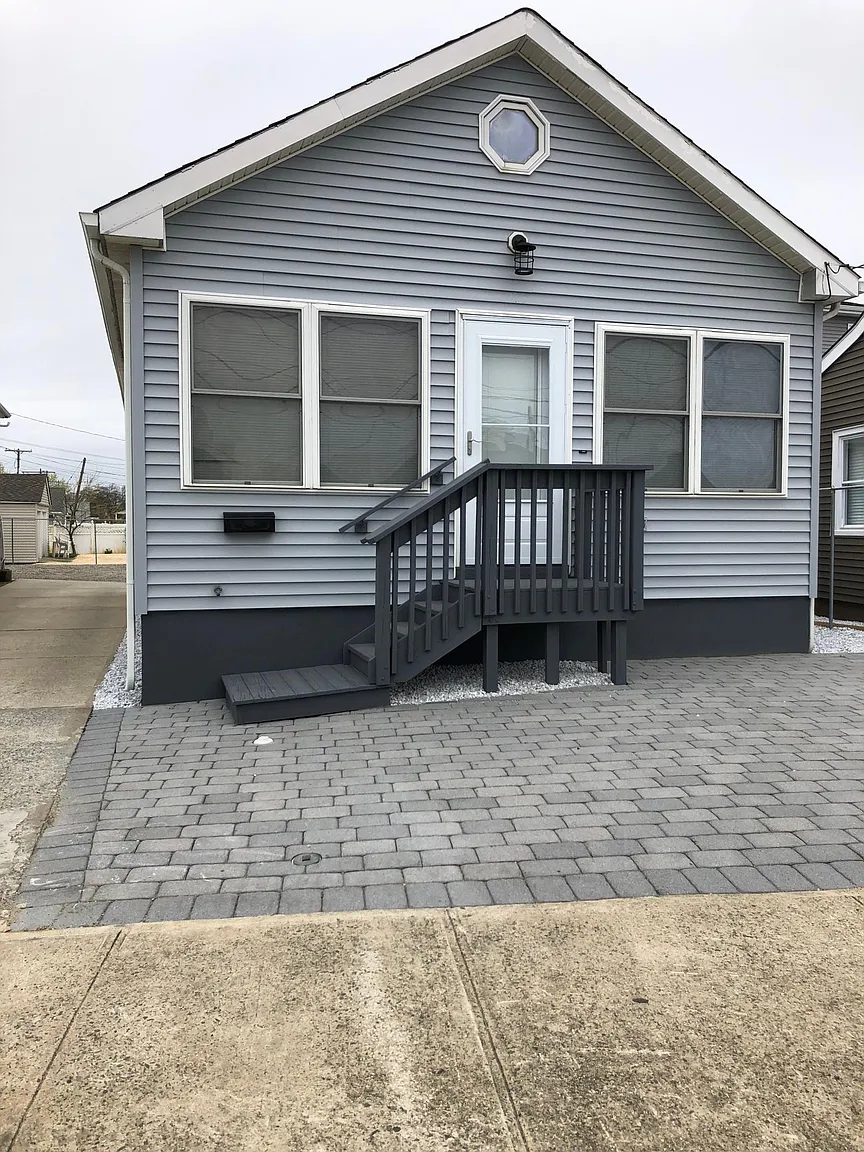 255 Ocean Ave photo 1
