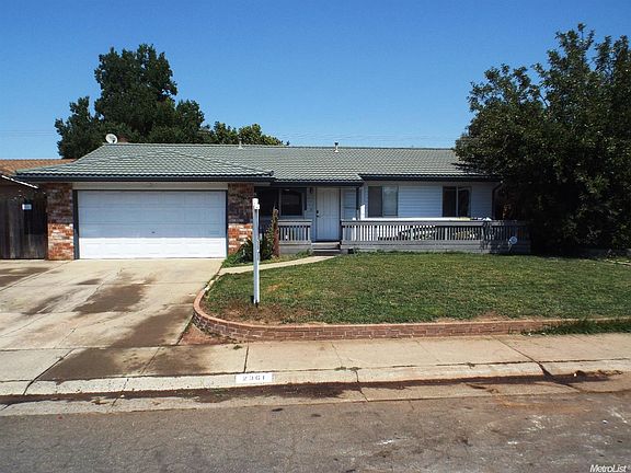 3rd image of 2361 La Loma Dr