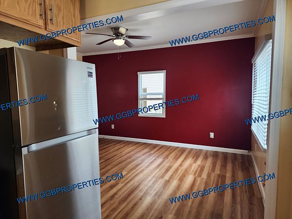 3rd image of 824 Maine Ave APT 4