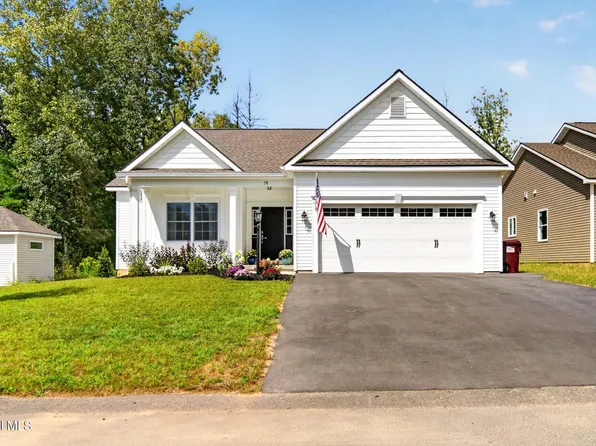 58 Lakepointe Way, Saratoga Springs, NY 12866