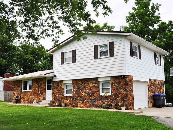 2nd image of 3839 S Gillham Dr