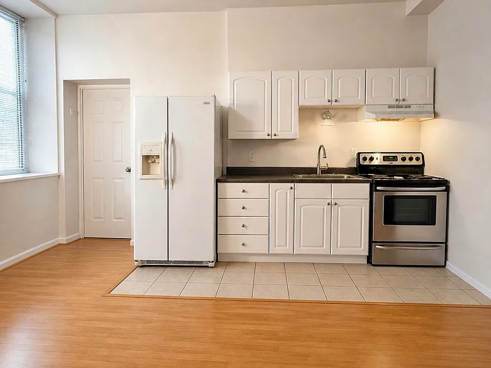 1901 E Lombard St #2