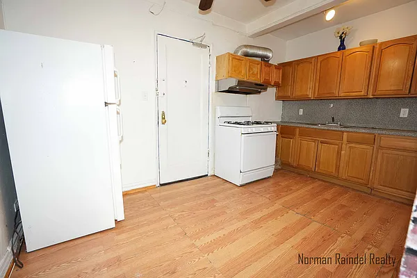 Rented by Norman Raindel, LREB | media 6