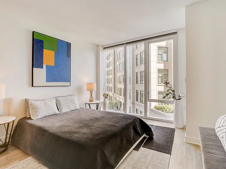 The Apartments at Lincoln Common — Photo 13