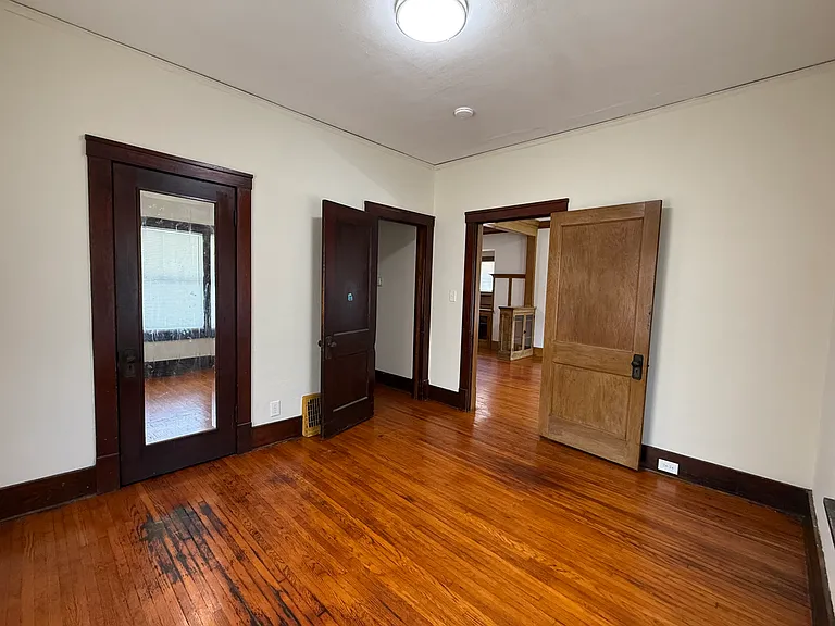 609 E Arcadia Ave — Photo 5