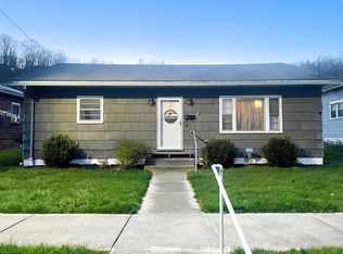 361 Maple Ave, Philippi, WV 26416