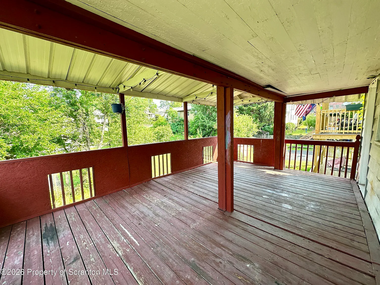 3 bed, 1.5 bath, 1956 sqft, $1,500 — Photo 2