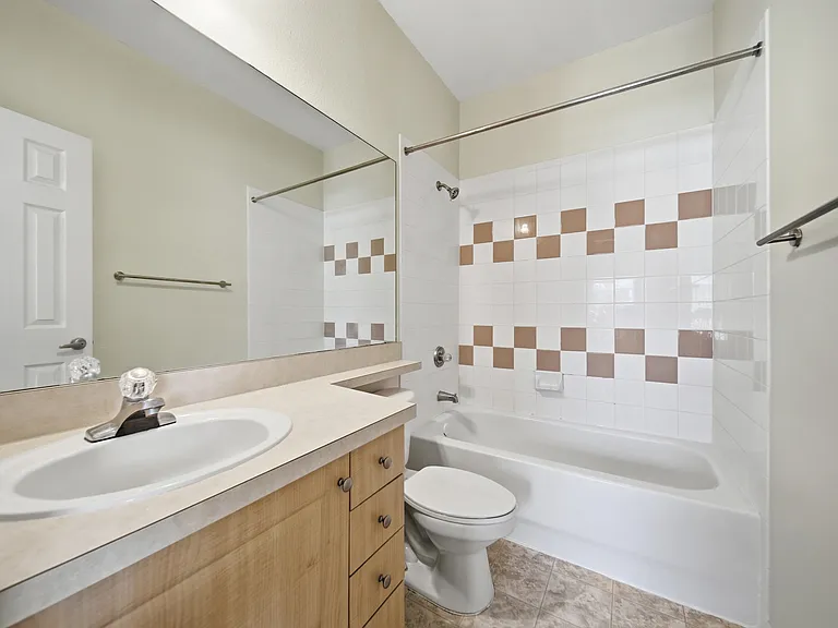 7780 Plantation Cir — Photo 12