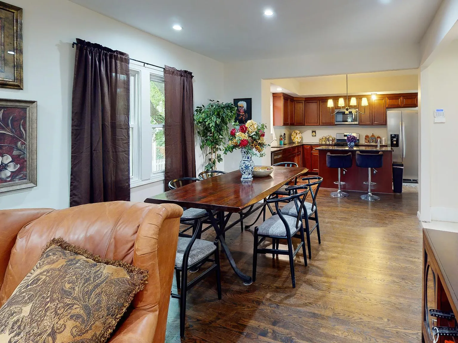 6 bed, 3.5 bath, 2280 sqft, $6,500 — Photo 4