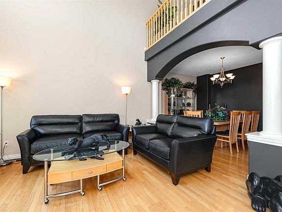 4th image of 112 S Cove Cres