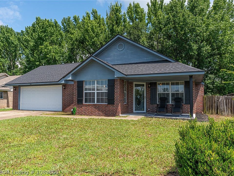 1st image of 400 Emily Dr