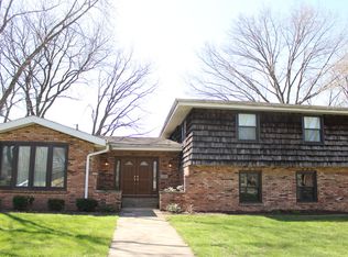 917 Putnam Dr, Lockport, IL 60441