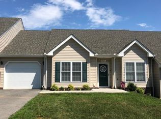 6807 Village Green Dr, Roanoke, VA 24019
