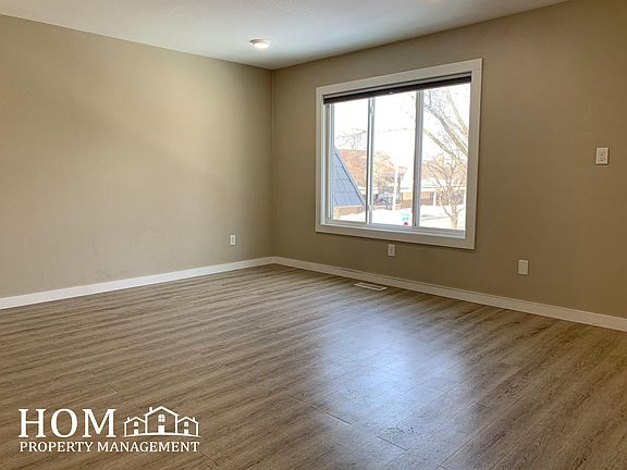 3rd image of 107 Grove St APT 1
