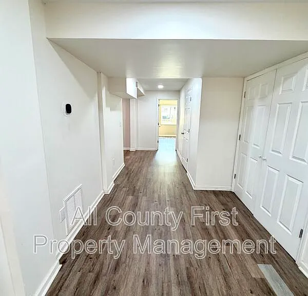 1093 Fayetteville Rd SE — Photo 3