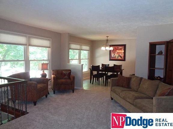 4th image of 214 Douglas Dr