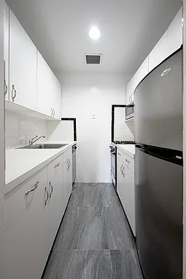 Rented by Buchbinder & Warren | media 4