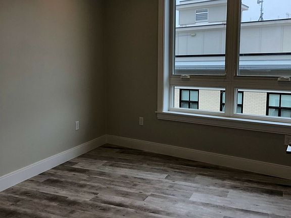 landlord_unit_photo_49147364_3