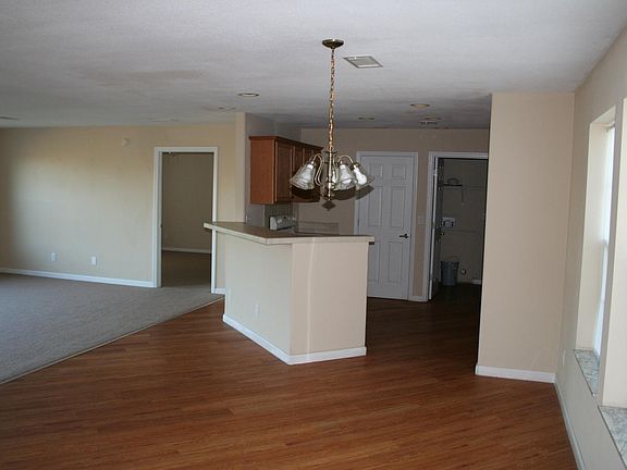3rd image of 605 E 8th St