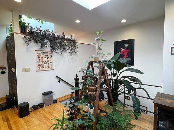 4th image of 1415 N Milwaukee Ave APT 3