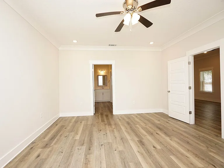 1568 Pine St — Photo 18