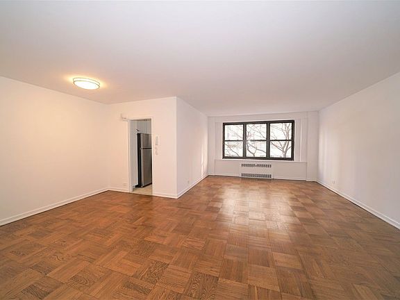 4th image of 1700 York Ave APT 3A