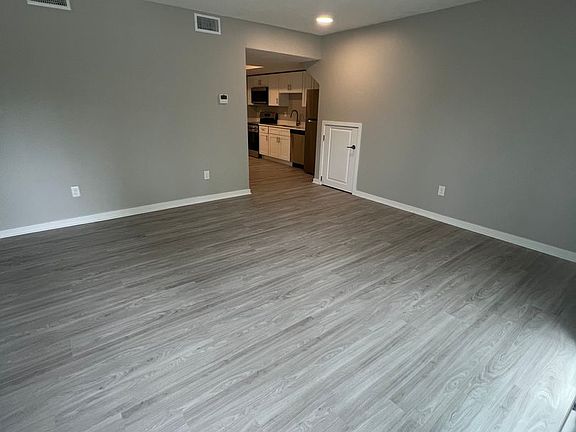 4th image of 1555 E 118th St #102