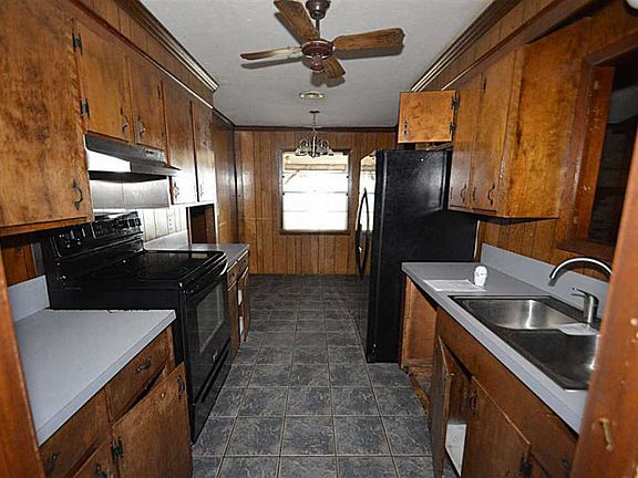 3rd image of 3506 Beaumont Dr