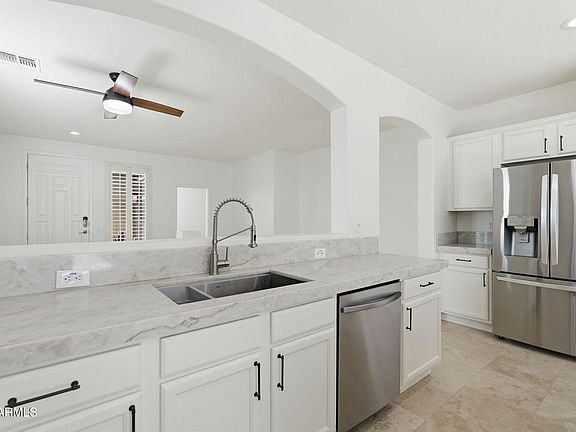 3rd image of 1796 W MACAW Drive