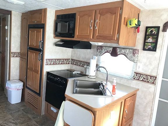 4th image of 17105 Cedar Ct