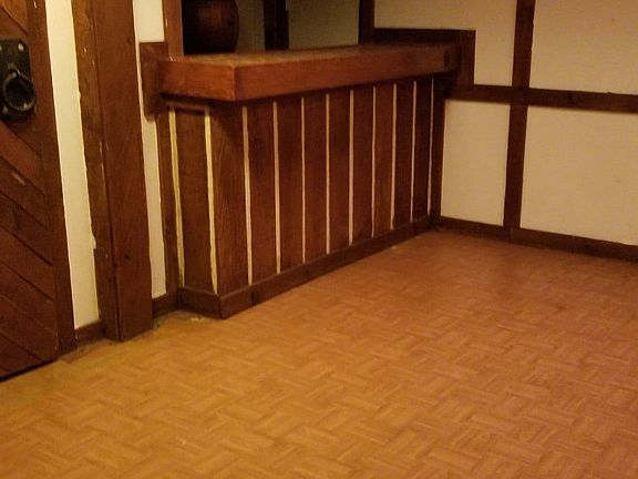 2nd image of 142 Beaconridge Dr