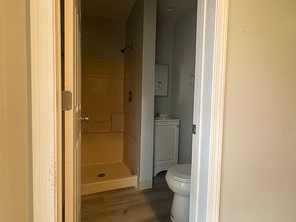 5th image of 776 Main St #7