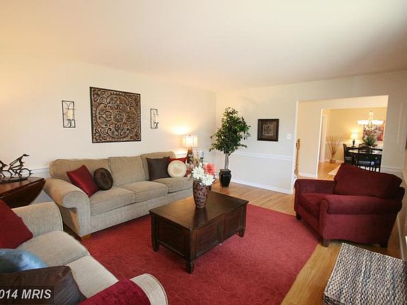 4th image of 10111 Dundalk St