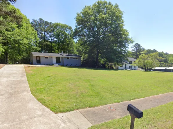 1112 W Lake Dr, Athens, GA 30606