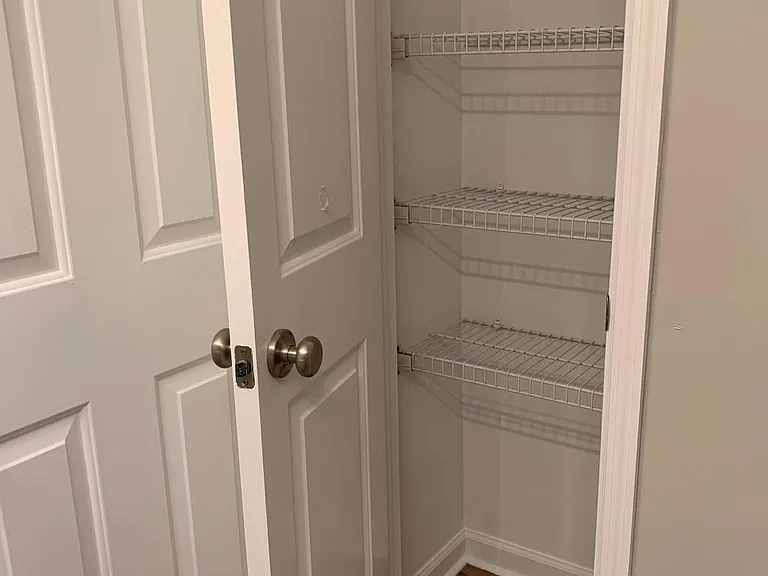 830 Brentwood Point — Photo 32