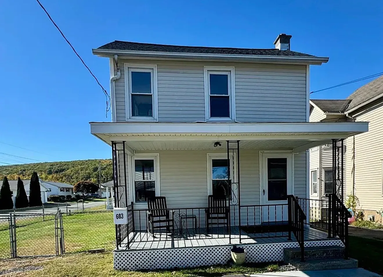 2 bed, 734 sqft, $1,500 — Photo 1