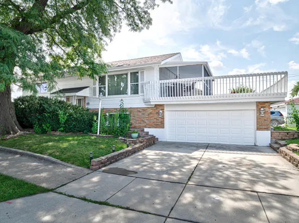 7600 S Lockwood Ave, Burbank, IL 60459