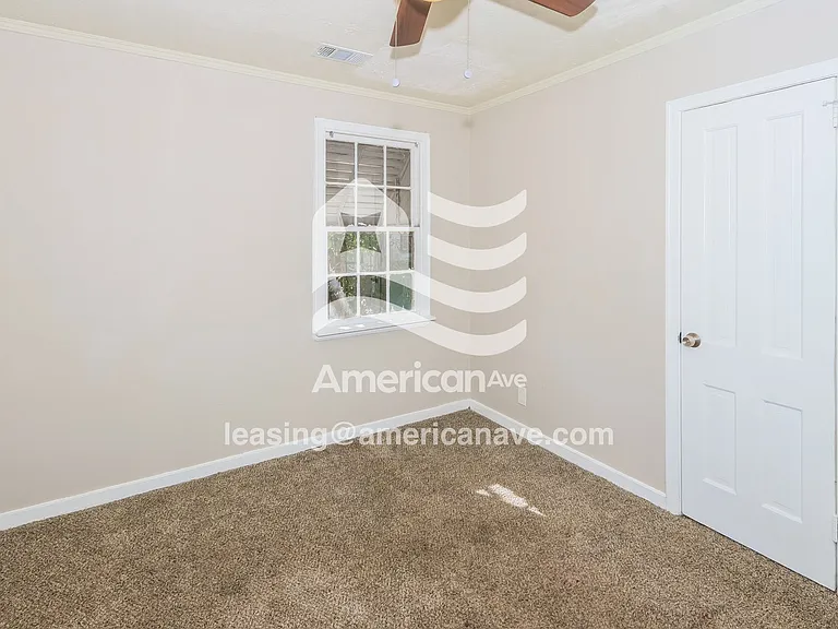 299057_007_wm_-_main_bedroom_13291729.jpg