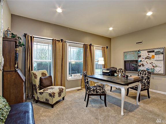 Main floor Office/Bedroo