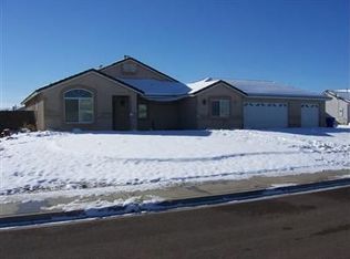 21151 Colombard Way, Apple Valley, CA 92308