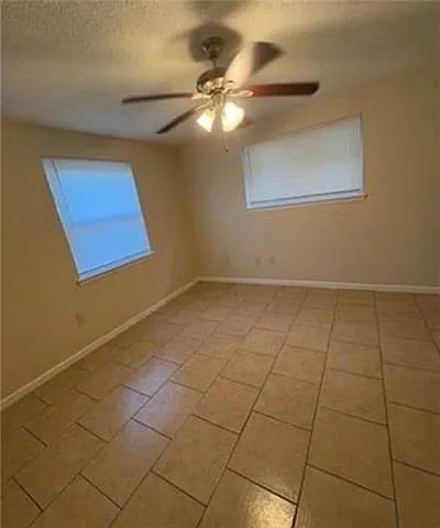 437 Whitney Ave — Photo 7