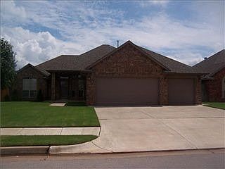2nd image of 10716 NW 39th St