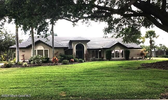 1st image of 741 Oak Park Dr