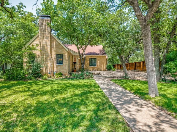 2109 Daisy Ln, Fort Worth, TX 76111