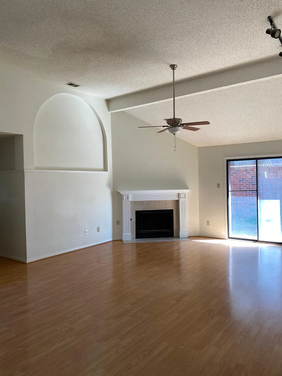 Building Photo - 9414 Ruidosa Trl