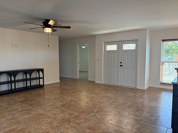4th image of 1011 SE 27th St #1