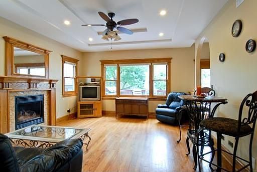 5th image of 4516 N Kenton Ave