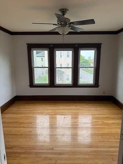 3 bed, 1197 sqft, $2,050 — Photo 2